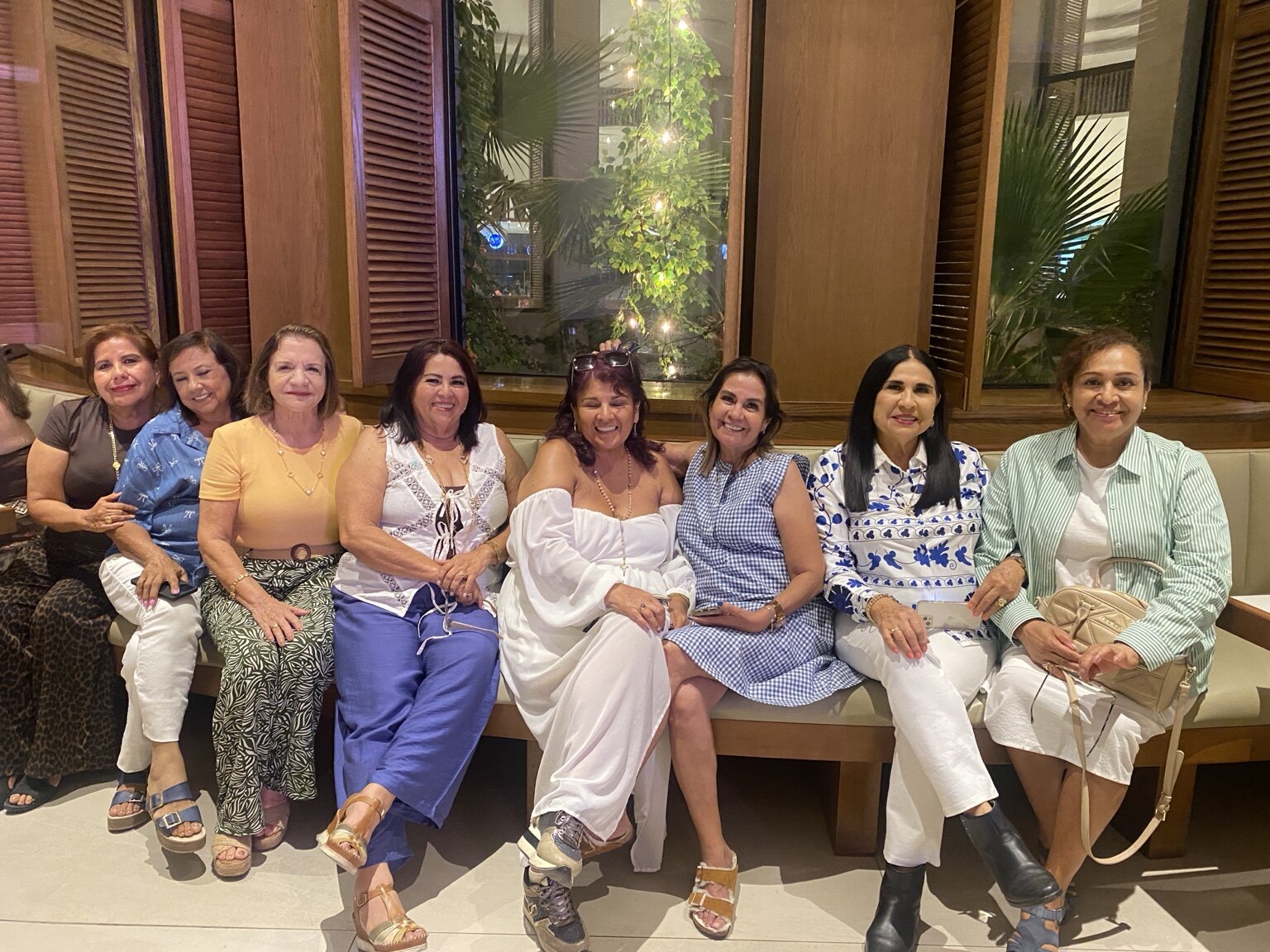 Compañeras de la generación reunidas en 2026
